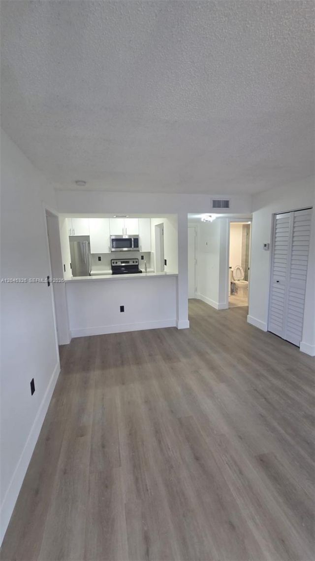 7125 NW 186th St , Unit B201, Hialeah, FL 33015 Photo
