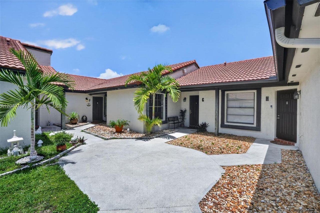 15065 SW 49th Ln, Unit F, Miami, FL 33185 Photo