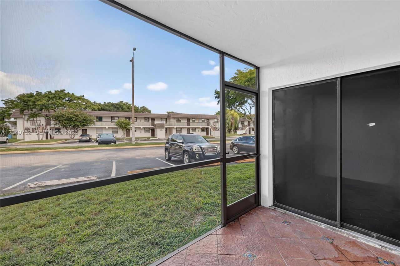 14929 SW 104th St , Unit 21-14, Miami, FL 33196 Photo