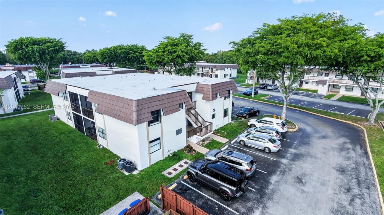 14929 SW 104th St , Unit 21-14, Miami, FL 33196 Photo
