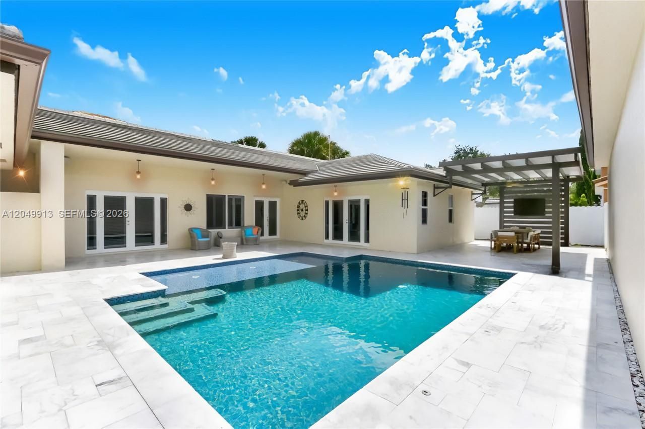 15241 NW 89th Ave, Miami Lakes, FL 33018 Photo