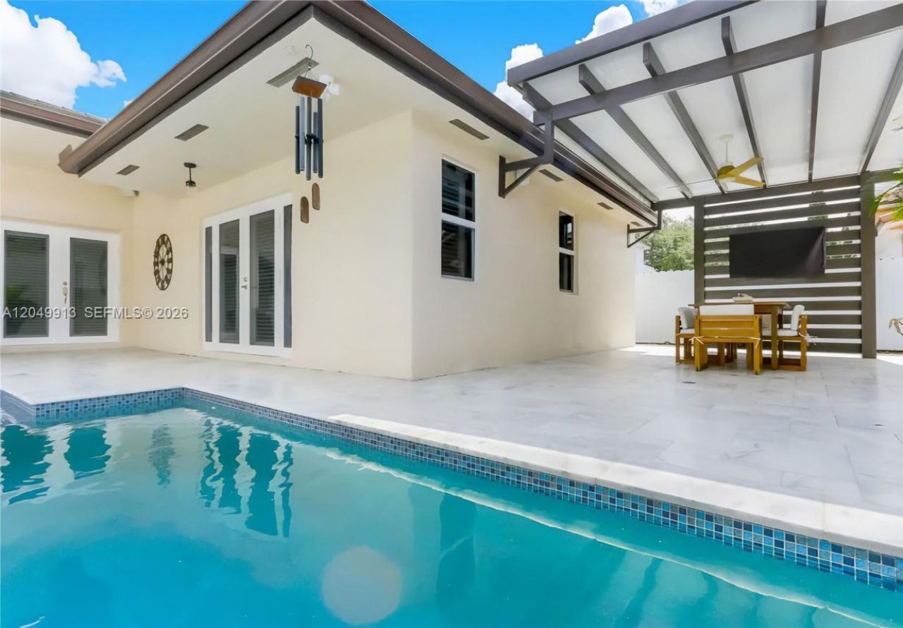15241 NW 89th Ave, Miami Lakes, FL 33018 Photo