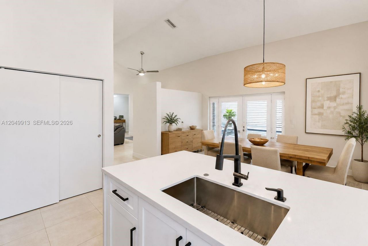 15241 NW 89th Ave, Miami Lakes, FL 33018 Photo