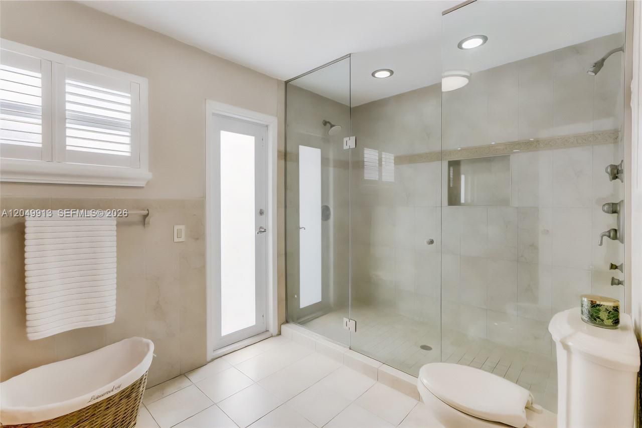 15241 NW 89th Ave, Miami Lakes, FL 33018 Photo