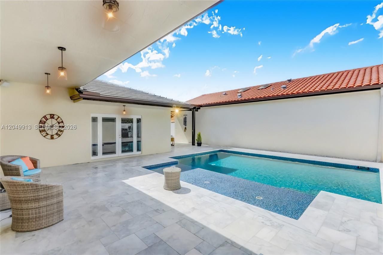 15241 NW 89th Ave, Miami Lakes, FL 33018 Photo