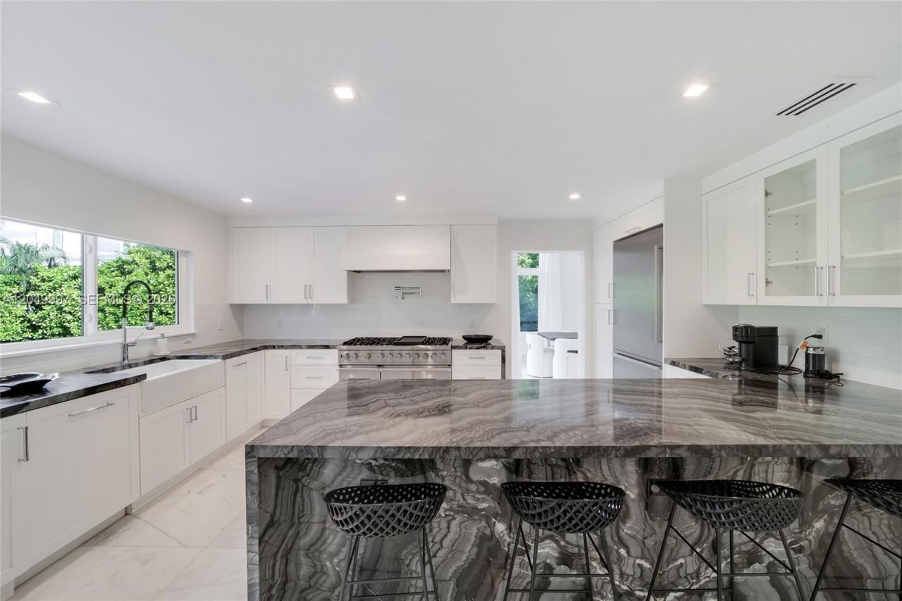 Please Call For Address, Miami, FL 33139 Photo
