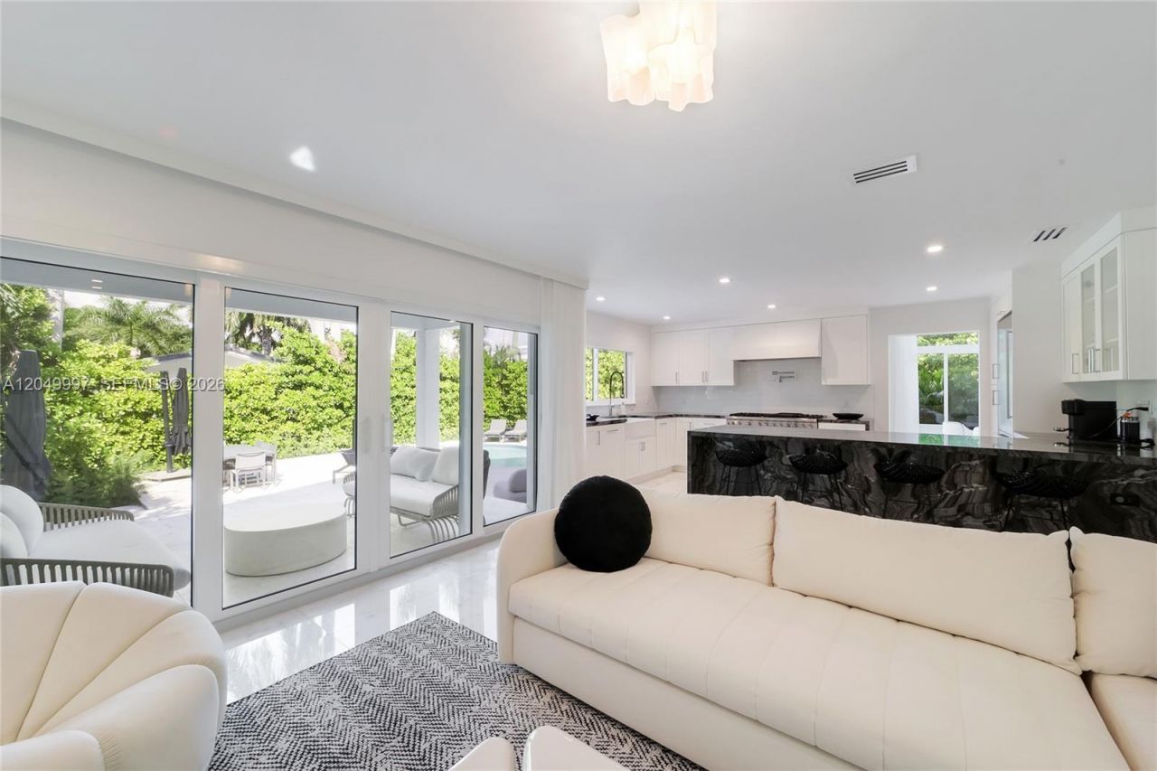 Please Call For Address, Miami, FL 33139 Photo