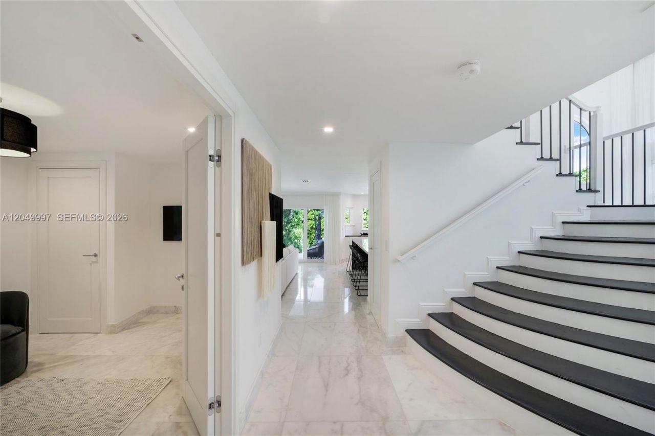 Please Call For Address, Miami, FL 33139 Photo