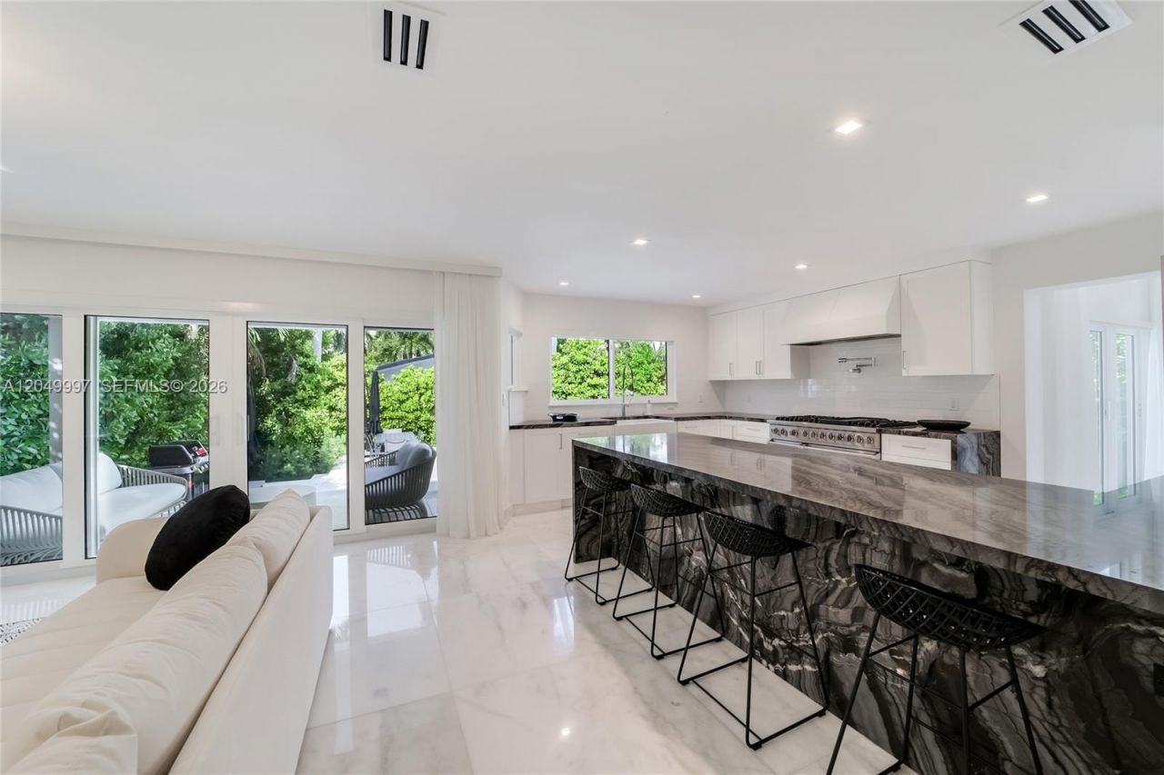 Please Call For Address, Miami, FL 33139 Photo