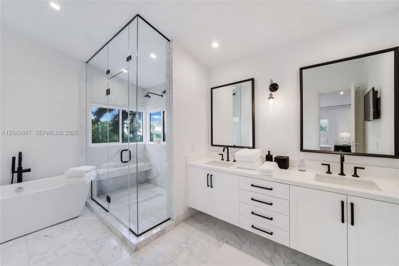 Please Call For Address, Miami, FL 33139 Photo