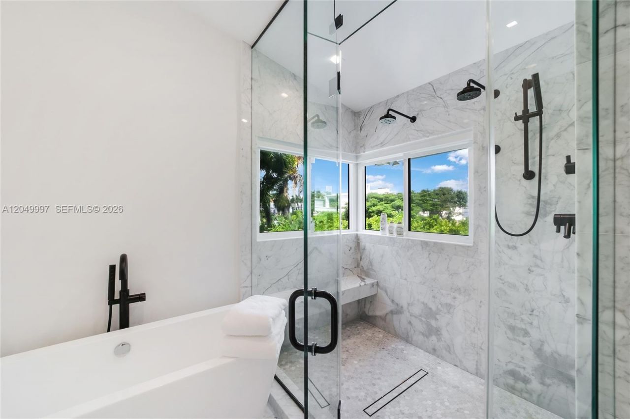Please Call For Address, Miami, FL 33139 Photo