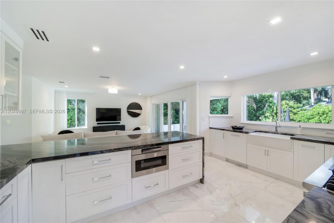 Please Call For Address, Miami, FL 33139 Photo