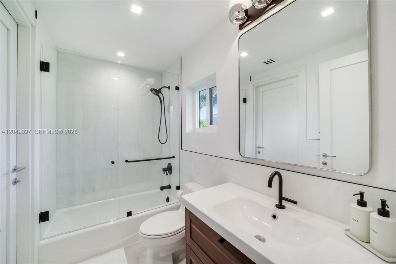 Please Call For Address, Miami, FL 33139 Photo