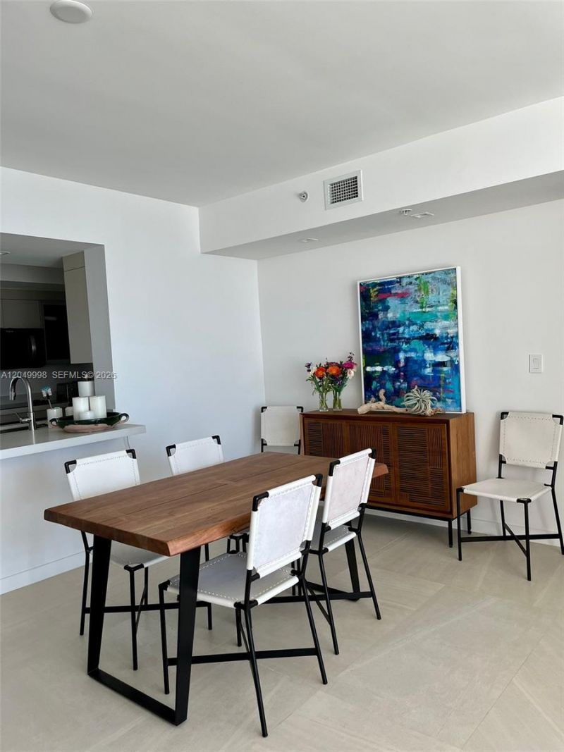 335 S Biscayne Blvd , Unit 4207, Miami, FL 33131 Photo