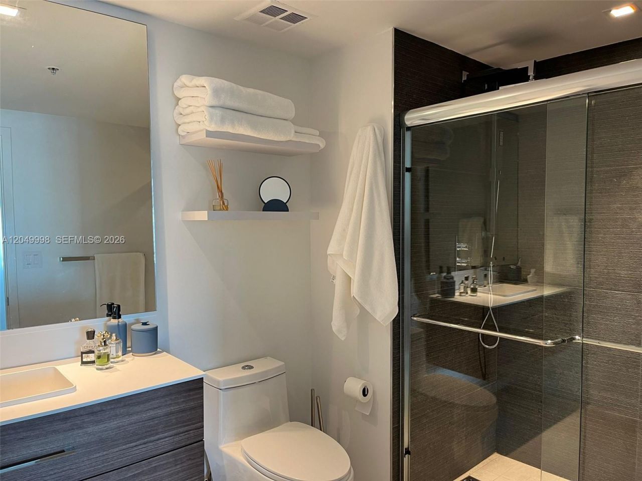 335 S Biscayne Blvd , Unit 4207, Miami, FL 33131 Photo
