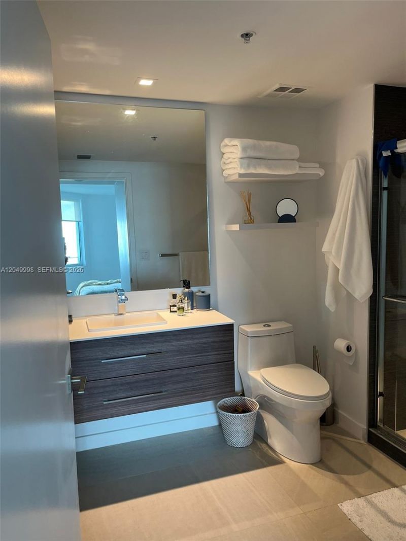 335 S Biscayne Blvd , Unit 4207, Miami, FL 33131 Photo