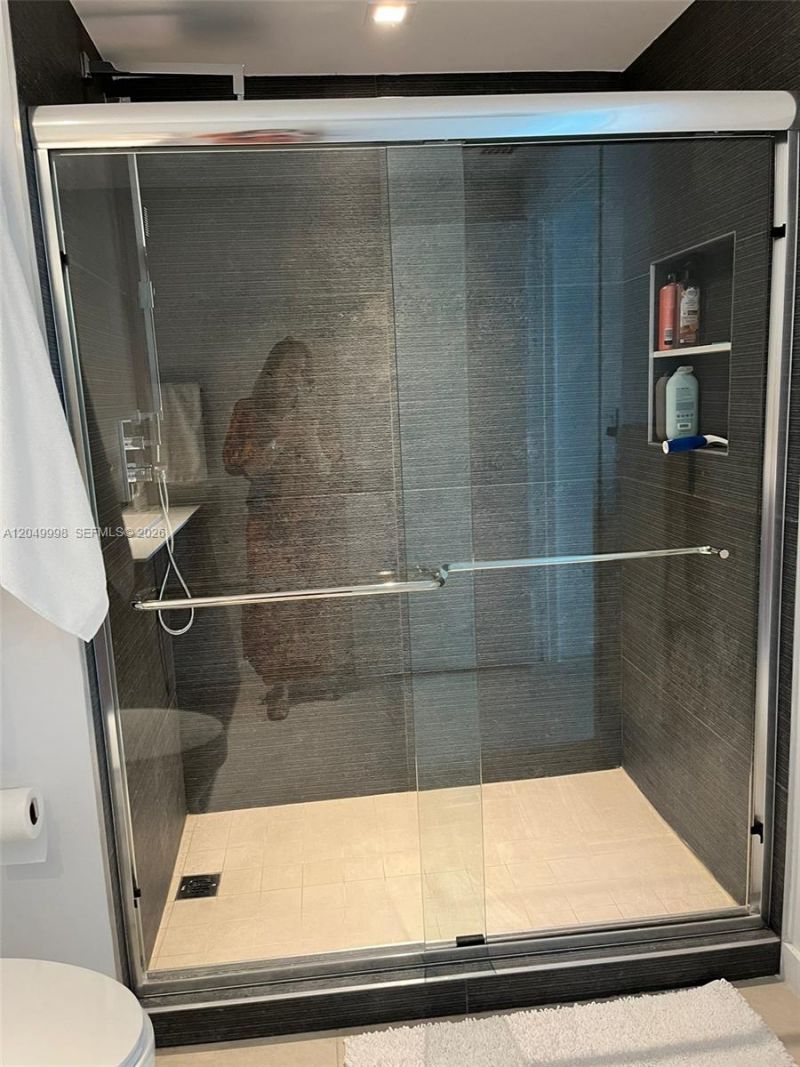 335 S Biscayne Blvd , Unit 4207, Miami, FL 33131 Photo