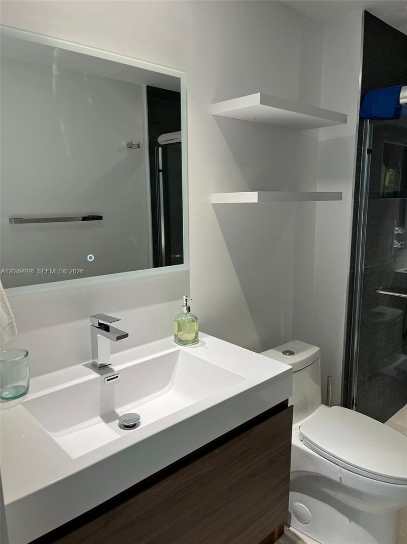 335 S Biscayne Blvd , Unit 4207, Miami, FL 33131 Photo