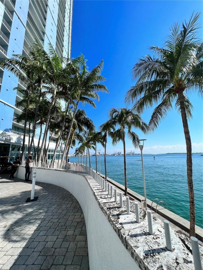 335 S Biscayne Blvd , Unit 4207, Miami, FL 33131 Photo