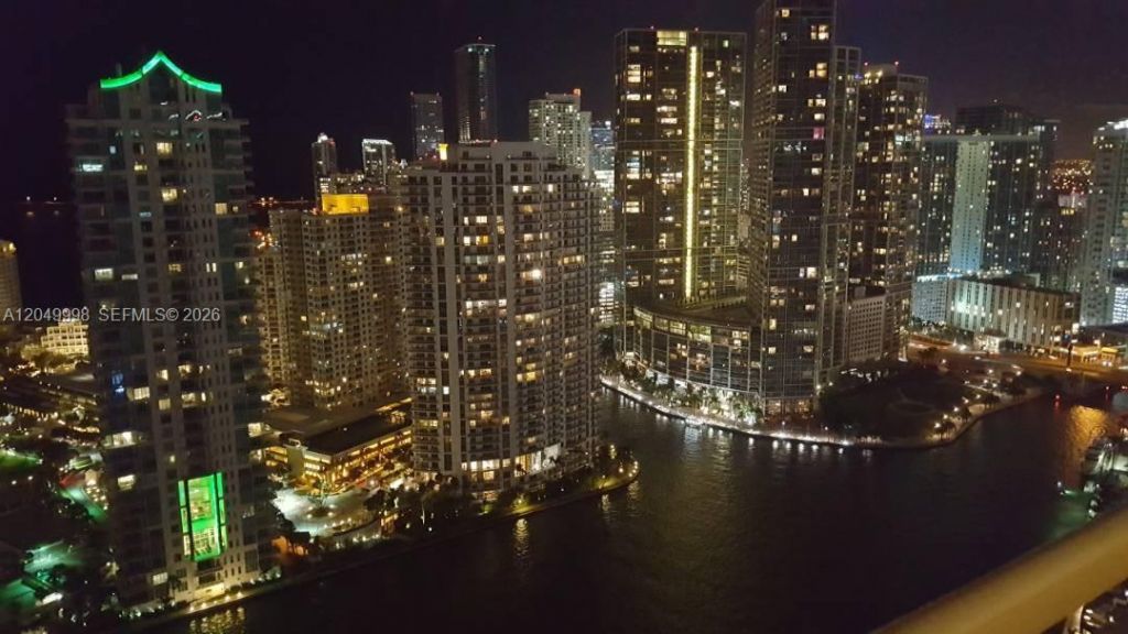 335 S Biscayne Blvd , Unit 4207, Miami, FL 33131 Photo
