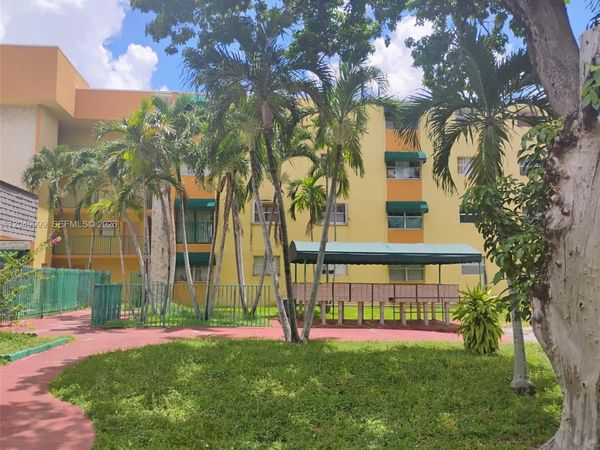 Unit 107, Hialeah, FL 33014