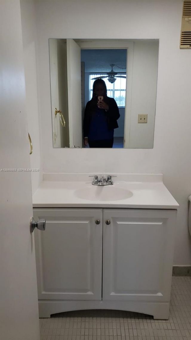 500 Executive Center Dr , Unit 4E, West Palm Beach, FL 33401 Photo