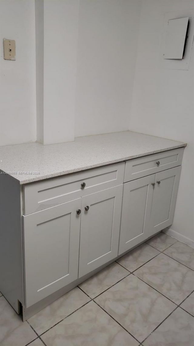 500 Executive Center Dr , Unit 4E, West Palm Beach, FL 33401 Photo