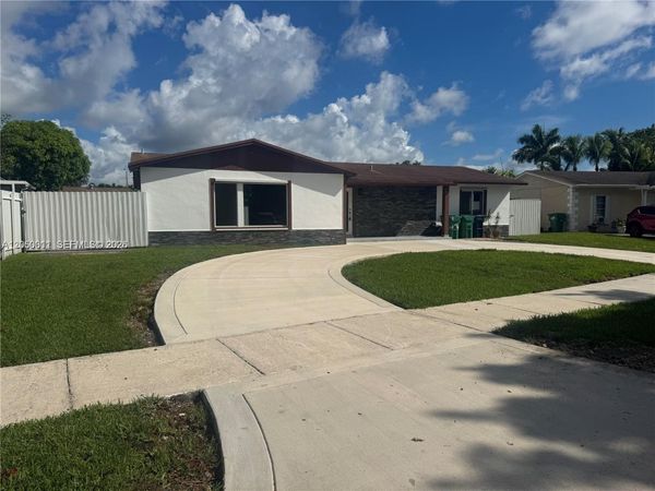 10835 SW 154th Ter , Miami, FL 33157