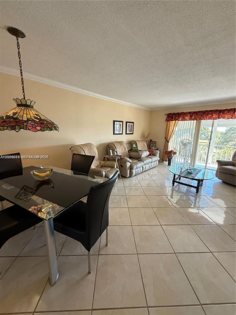 4800 Hillcrest Ln , Unit 511, Hollywood, FL 33021 Photo