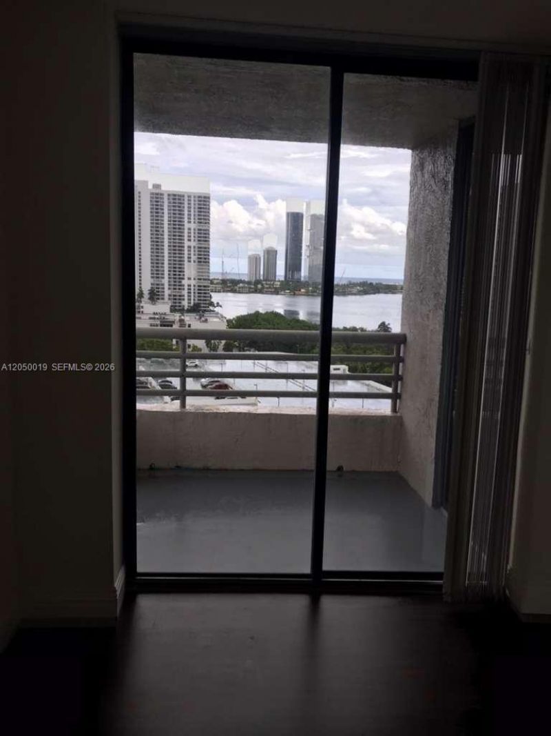 3300 NE 191st St, Unit 1412, Aventura, FL 33180 Photo