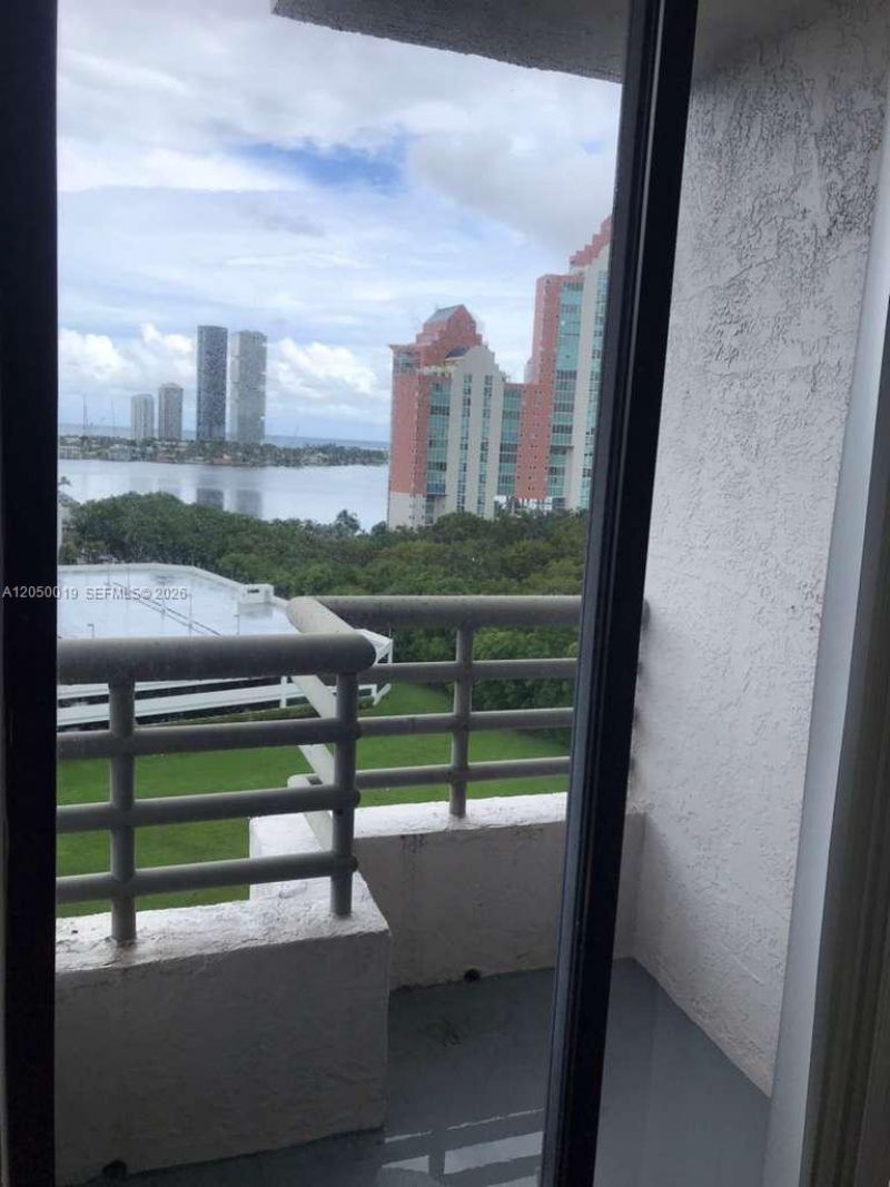 3300 NE 191st St, Unit 1412, Aventura, FL 33180 Photo