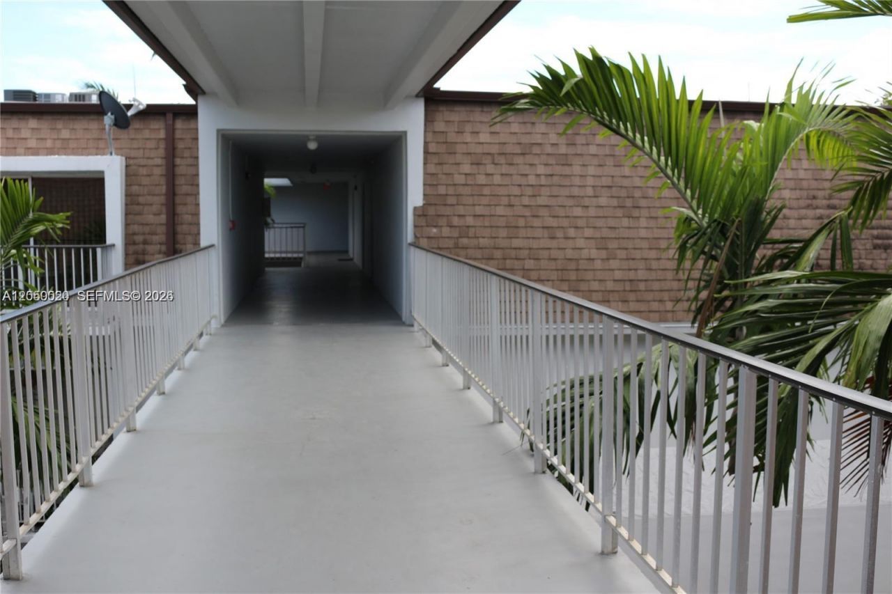 9611 SW 77th Ave, Unit 306A, Miami, FL 33156 Photo