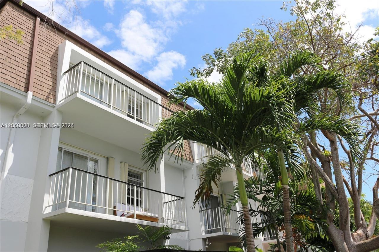 9611 SW 77th Ave, Unit 306A, Miami, FL 33156 Photo