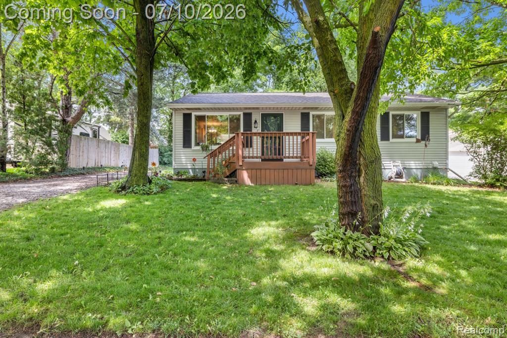 310 Mason Road, Howell, MI 48843 Main Photo