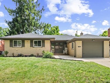 32969 Lyndon Street, Livonia, MI 48154