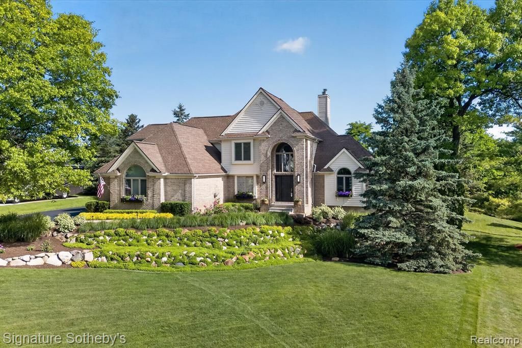 9880 Boulder Court, Springfield Township, MI 48350 Main Photo