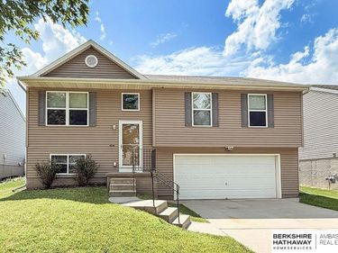 1748 N 207th Street, Elkhorn, NE 68022