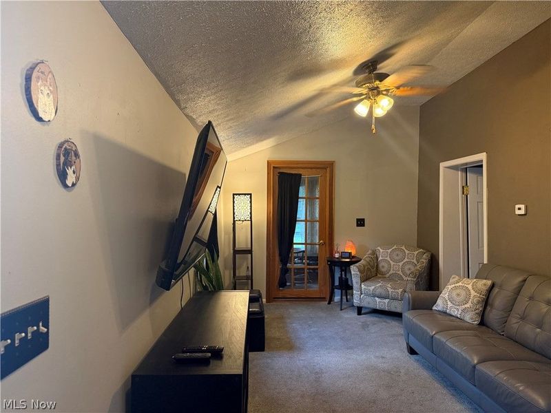 14537 Hickox Street, Burton, OH 44021 Photo 13