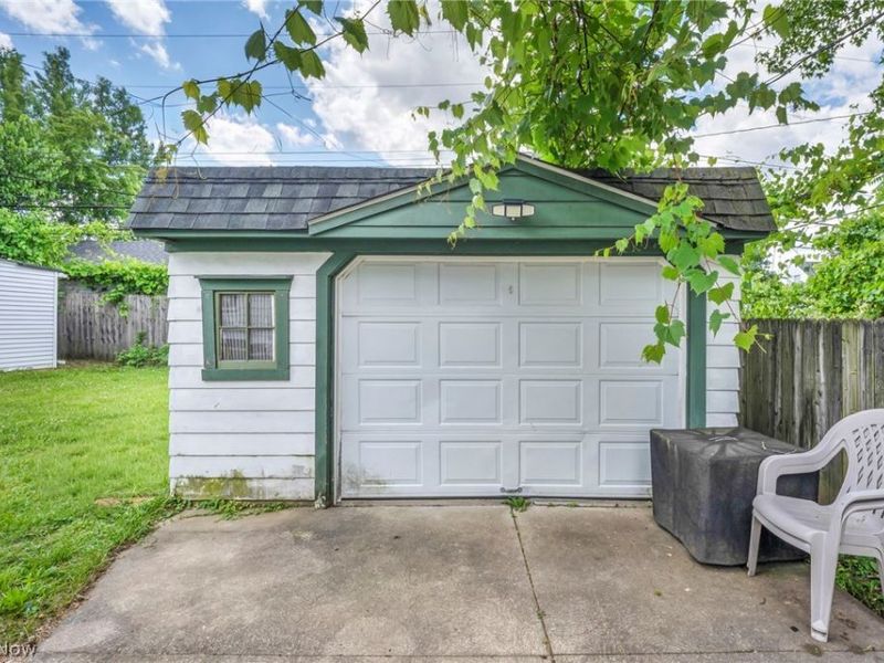 18204 Edinboro Avenue , Maple Heights, OH 44137 Photo 10