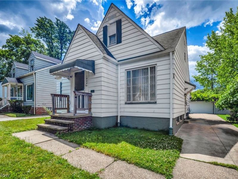 18204 Edinboro Avenue , Maple Heights, OH 44137 Photo 3