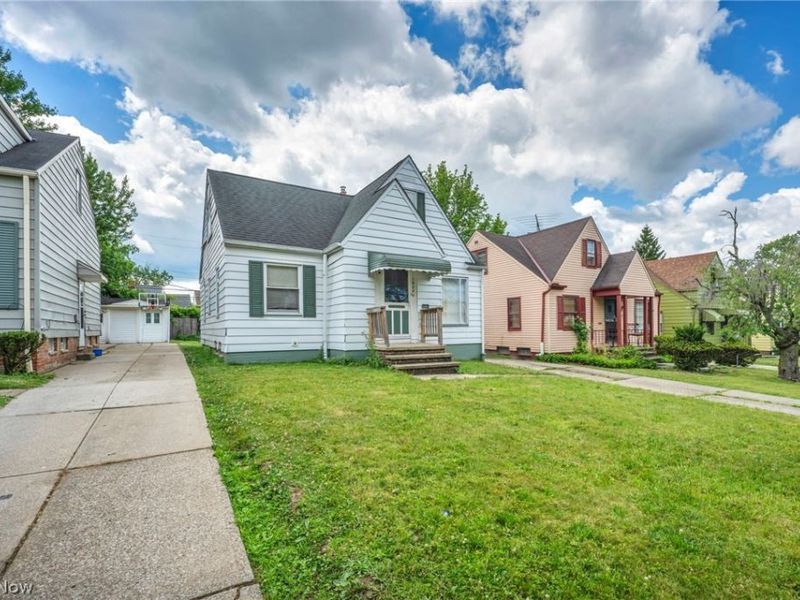 18204 Edinboro Avenue , Maple Heights, OH 44137 Photo 4