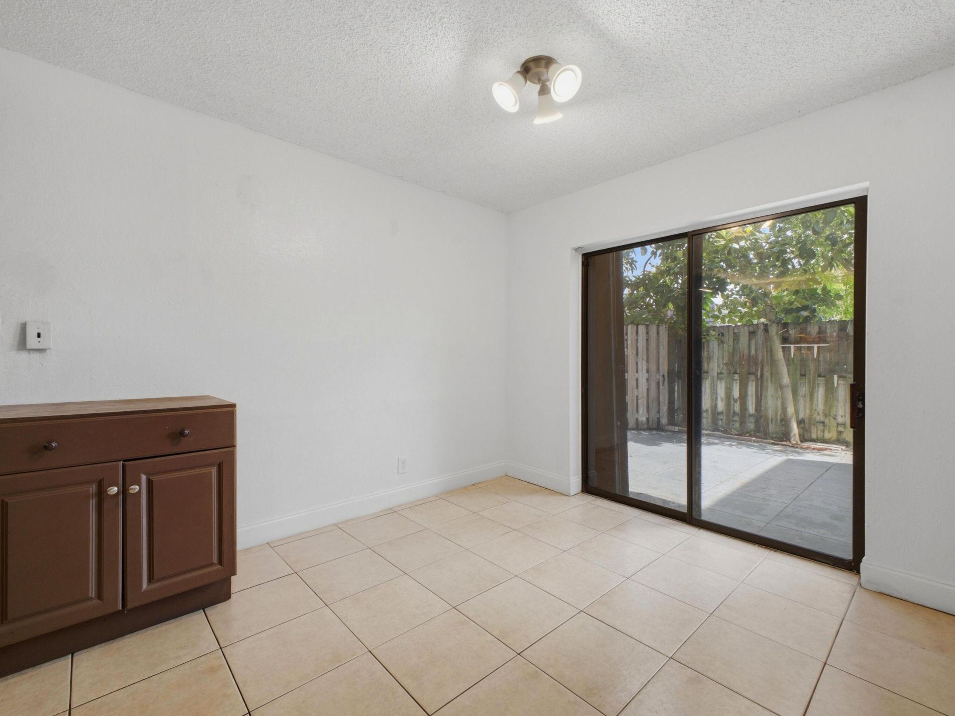 105 Woodland Road, Palm Springs, FL 33461 Photo