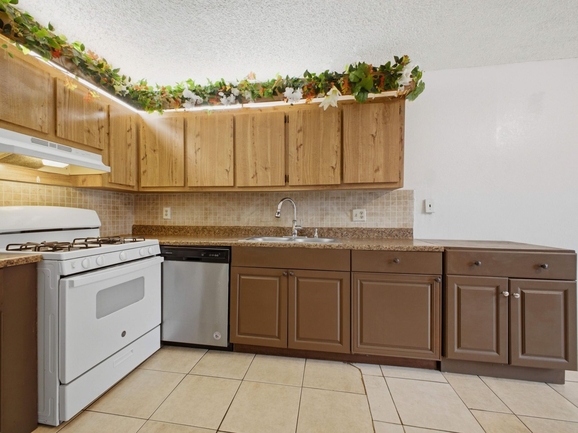 105 Woodland Road, Palm Springs, FL 33461 Photo