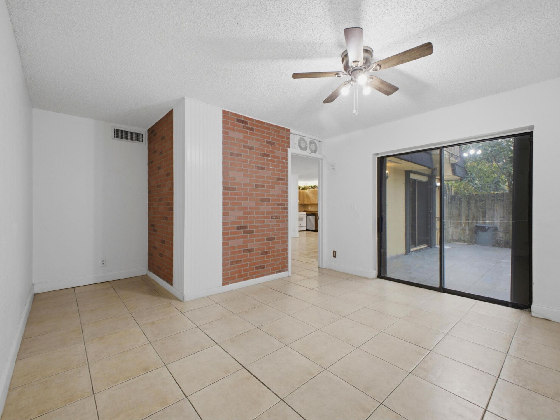 105 Woodland Road, Palm Springs, FL 33461 Photo