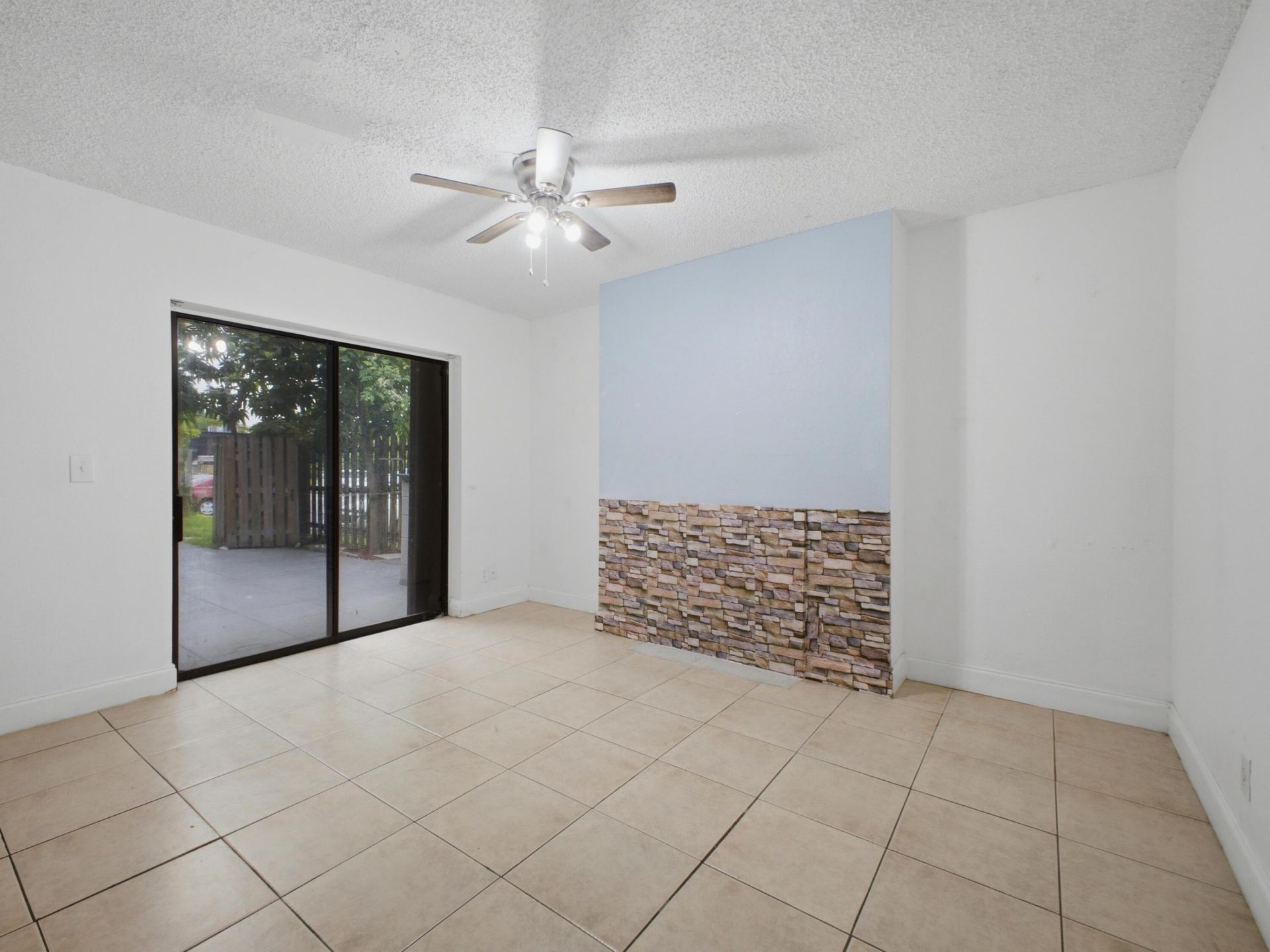 105 Woodland Road, Palm Springs, FL 33461 Photo