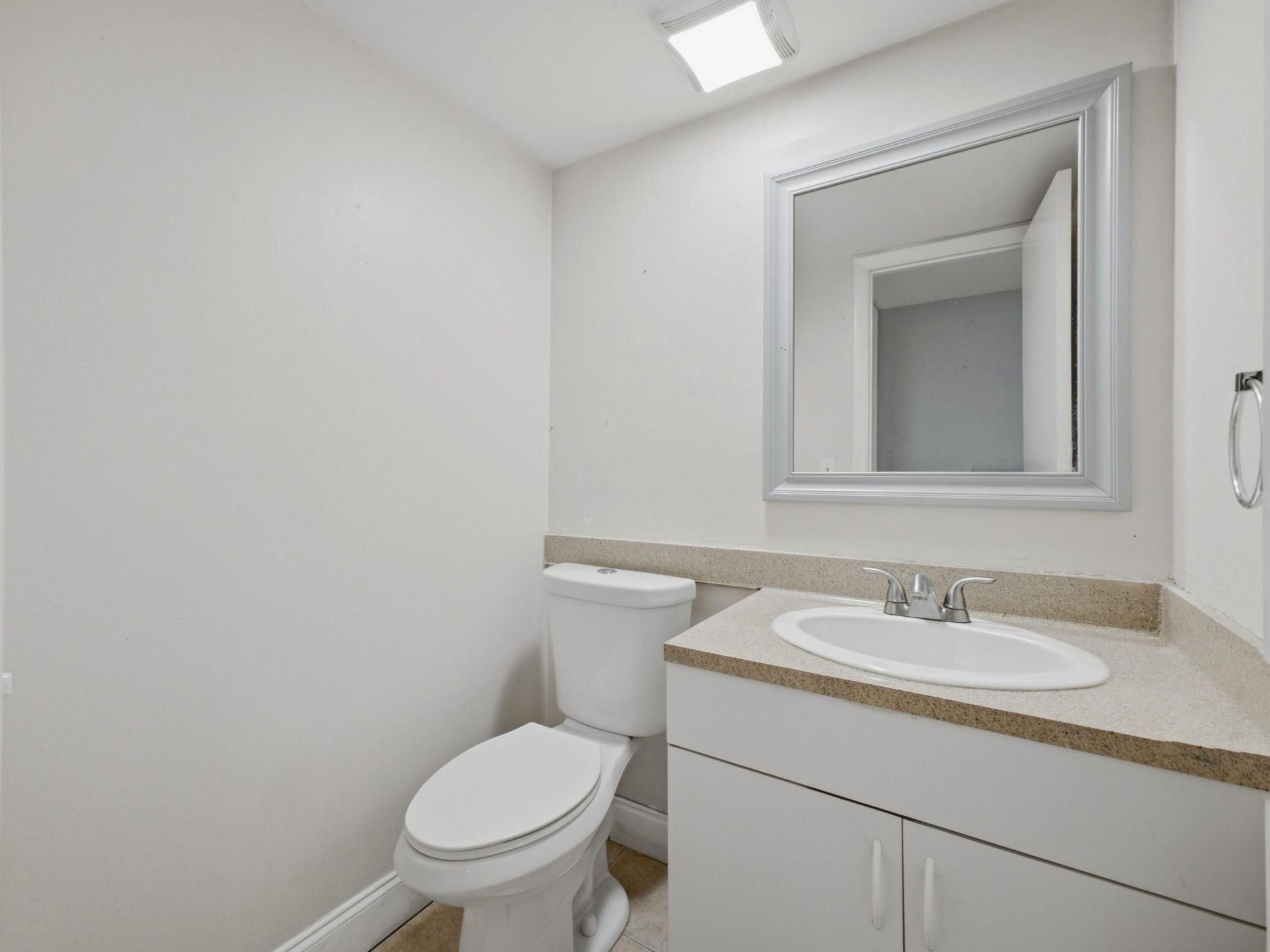 105 Woodland Road, Palm Springs, FL 33461 Photo