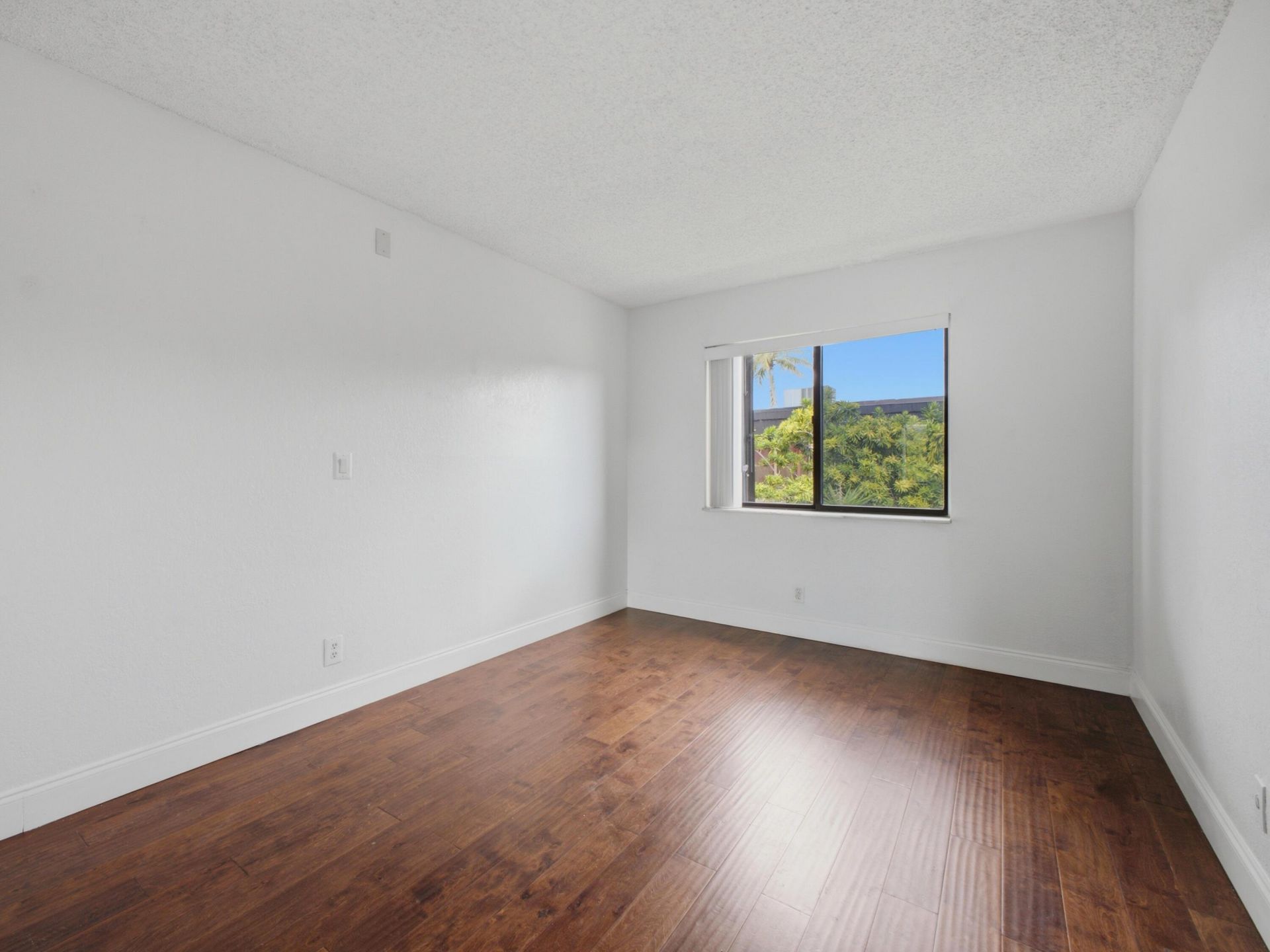105 Woodland Road, Palm Springs, FL 33461 Photo