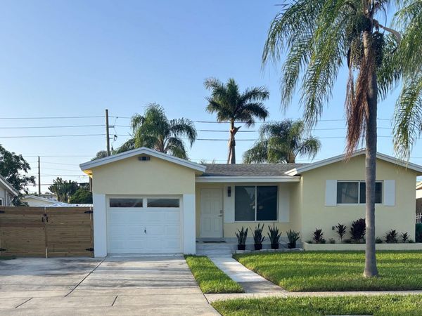 325 SE 3rd Place, Dania Beach, FL 33004