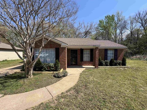 3816 LAKE PARK CV, Memphis, TN 38127