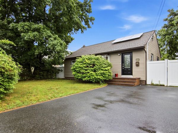 114 Davidson Street , Wyandanch, NY 11798